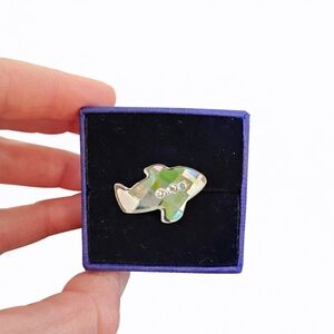 Swarovski magnetic pin